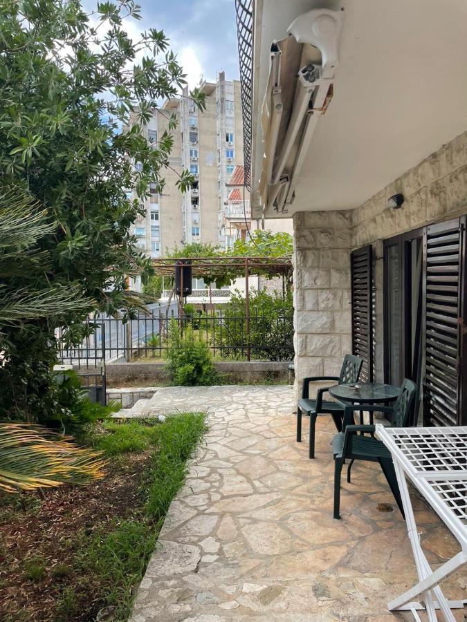 Julija 1 Apartment Igalo Exterior foto